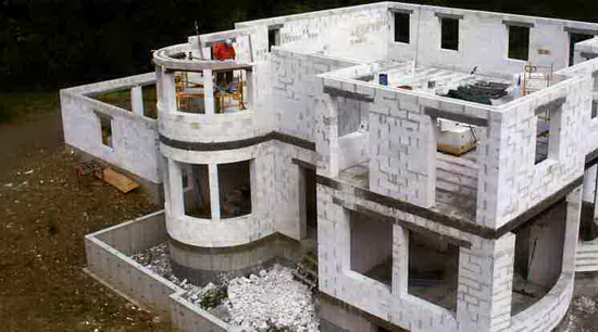 Kiek yra akytojo betono mūro kubas